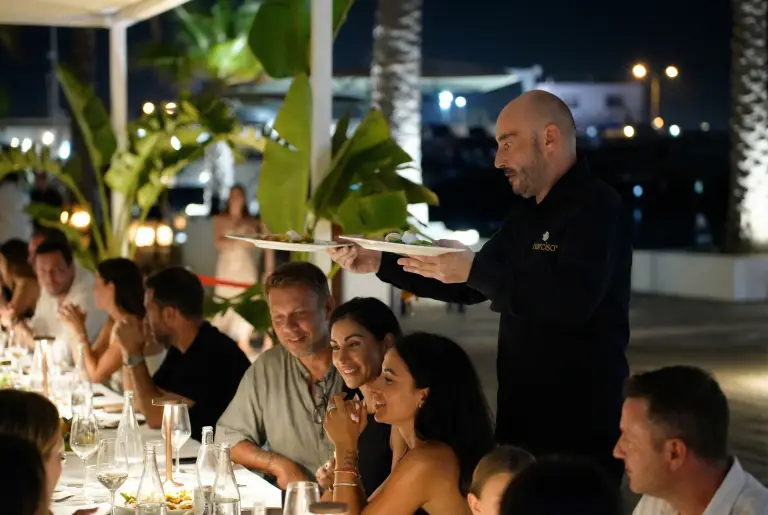 a6dfad47-3283-42ca-bfba-5142f9e828c5