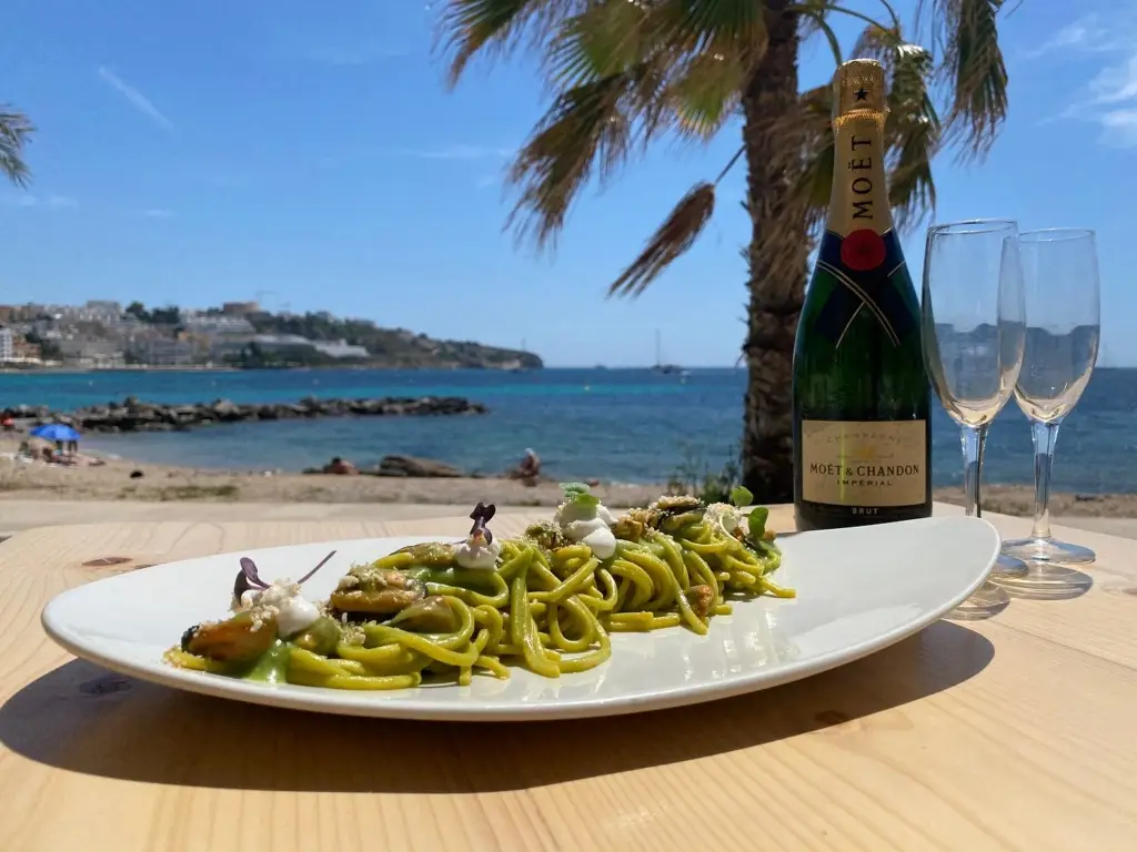 América Paella Dinner