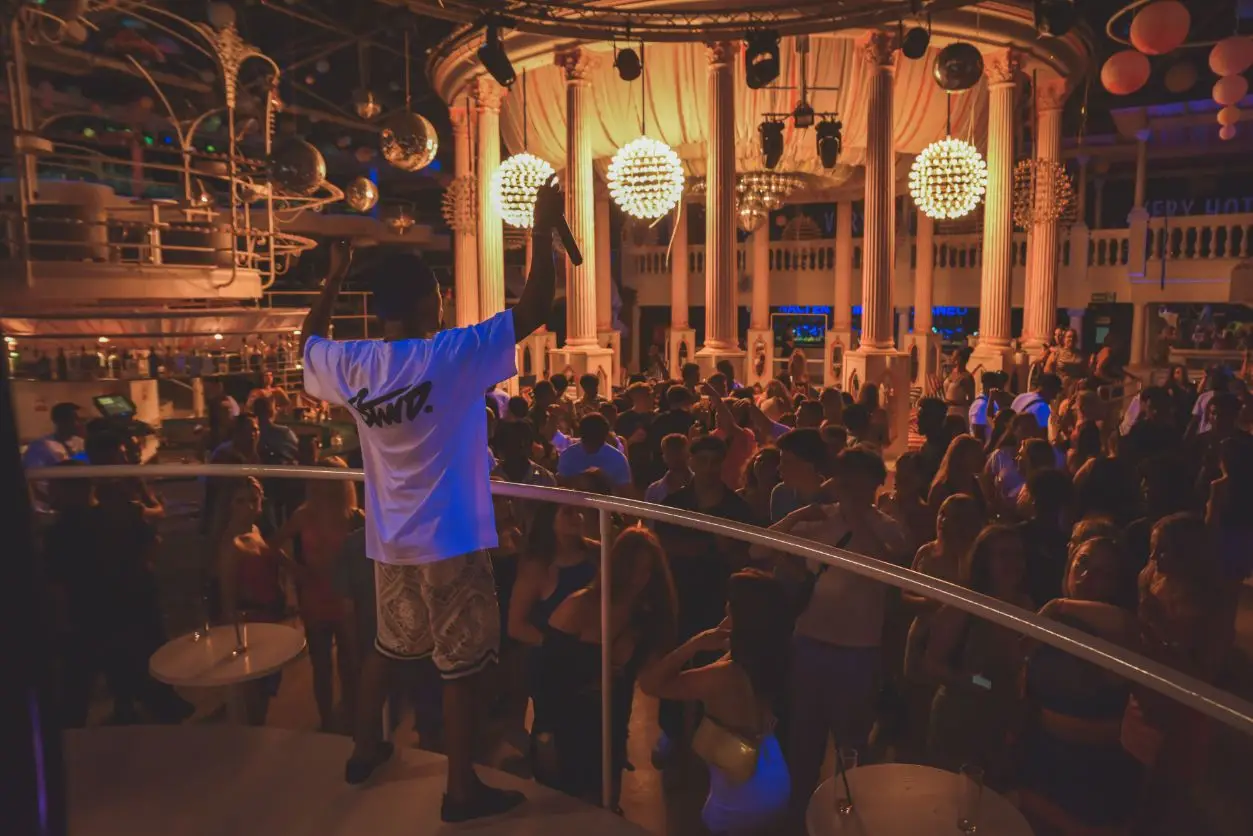 You Know The Vibes Party