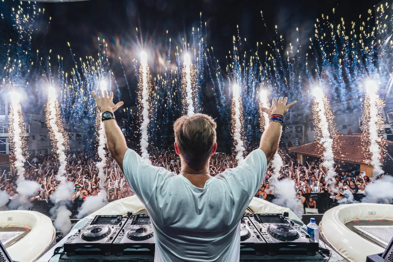 David Guetta presents F*** ME I’M FAMOUS!